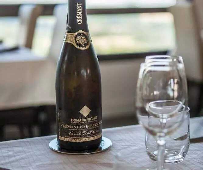 בית מלון כפרי Logis Le Saint Cyr