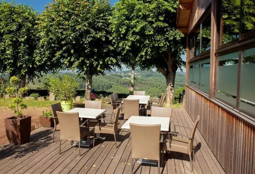 בית מלון כפרי Logis Le Saint Cyr