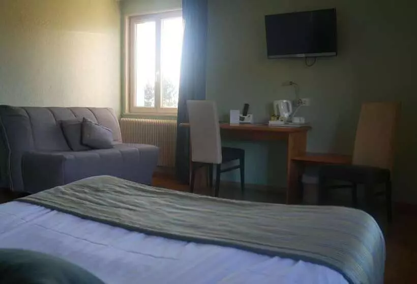 בית מלון כפרי Logis Le Saint Cyr