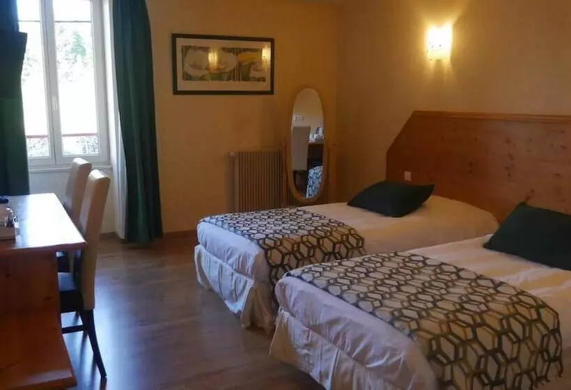 בית מלון כפרי Logis Le Saint Cyr