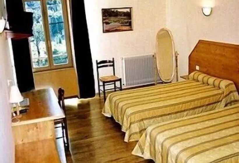 בית מלון כפרי Logis Le Saint Cyr