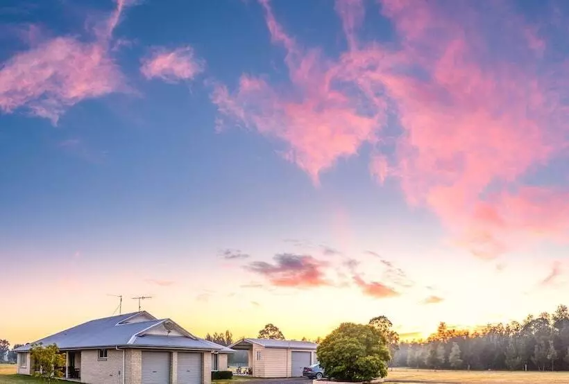 ホテル Madigan Wine Country Cottages