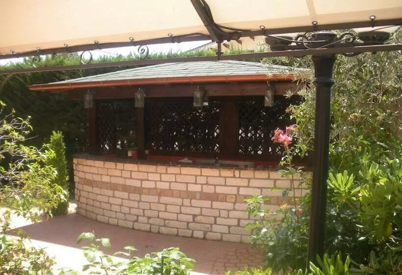 فندق Perla Del Gargano