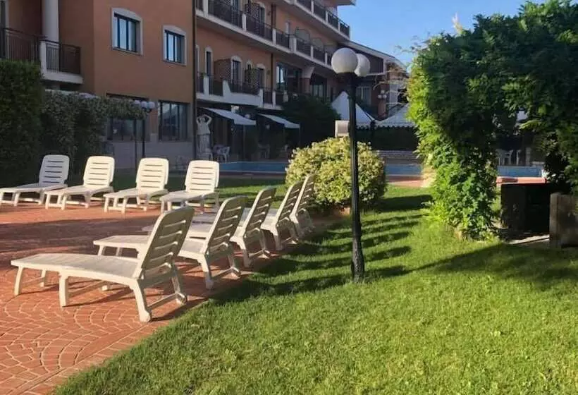 فندق Perla Del Gargano