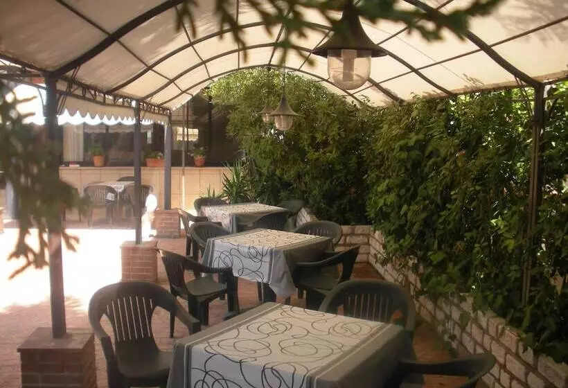 فندق Perla Del Gargano