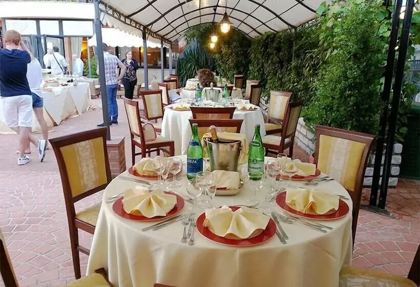 فندق Perla Del Gargano