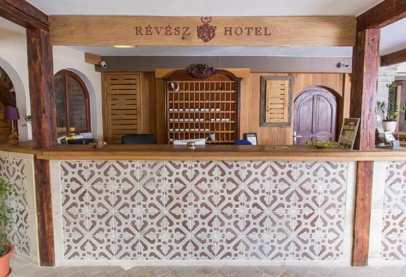 Révész Hotel, Restaurant And Rosa Spa
