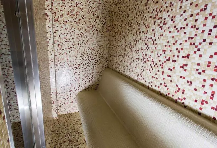 Révész Hotel, Restaurant And Rosa Spa