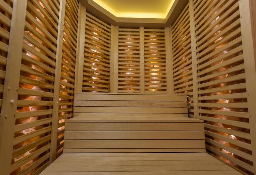 Révész Hotel, Restaurant And Rosa Spa