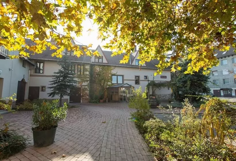Révész Hotel, Restaurant And Rosa Spa