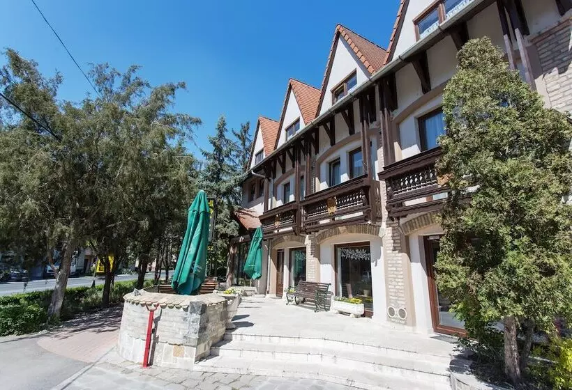 Révész Hotel, Restaurant And Rosa Spa