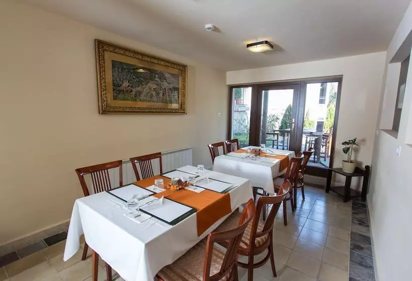 Révész Hotel, Restaurant And Rosa Spa