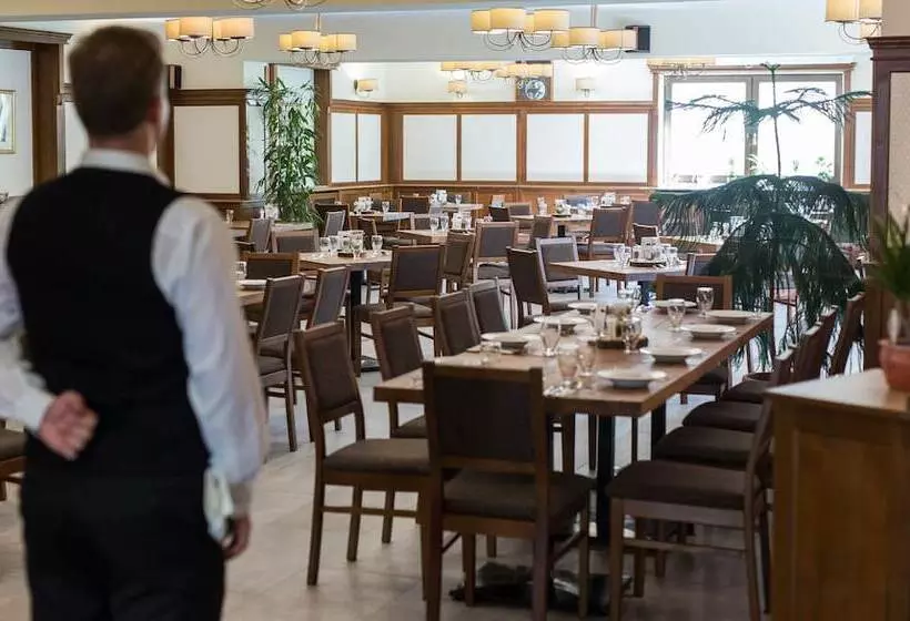 Révész Hotel, Restaurant And Rosa Spa