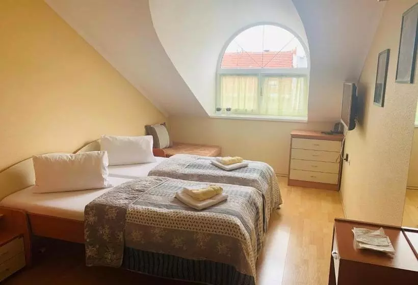 Stevea / Bývalý Hotel Steve