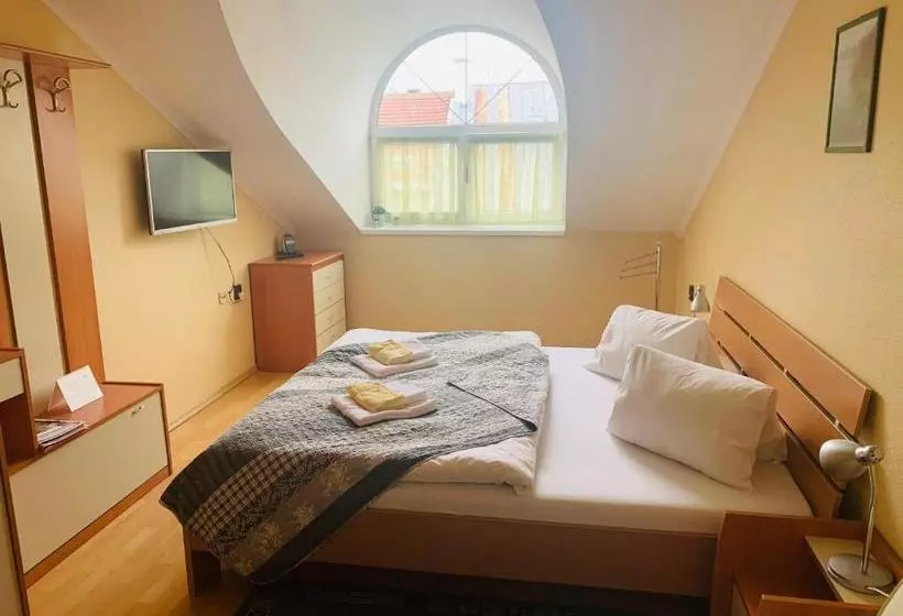 Stevea / Bývalý Hotel Steve