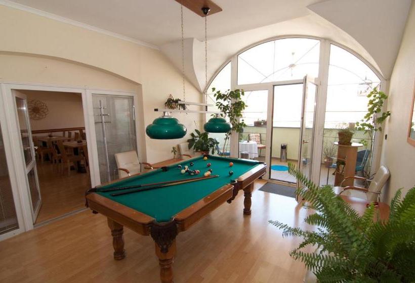 Stevea / Bývalý Hotel Steve