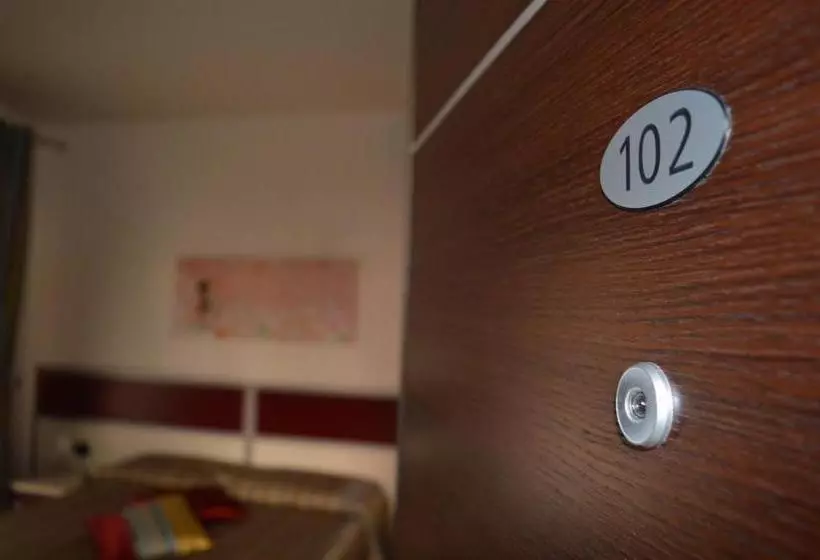 هتل Vescovo Rosso