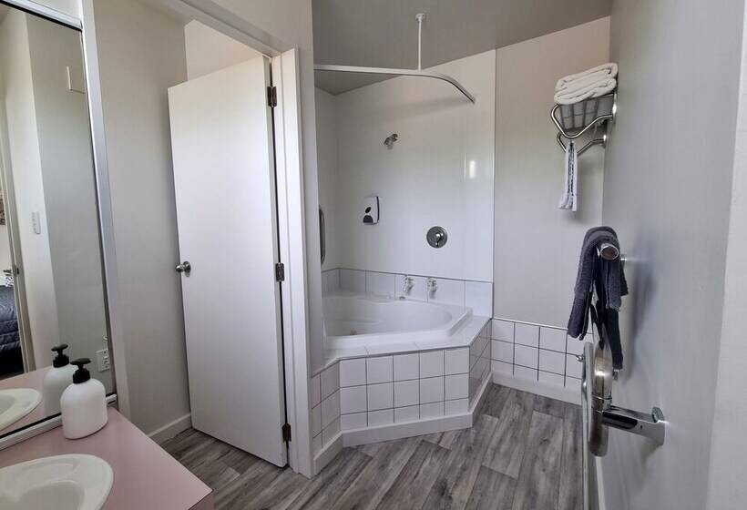 فندق على الطريق Asure Gables Motor Lodge