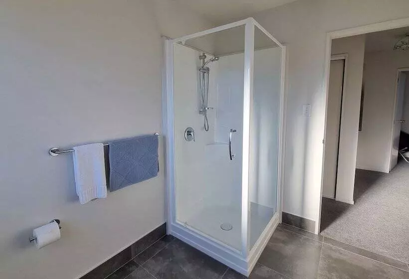 فندق على الطريق Asure Gables Motor Lodge