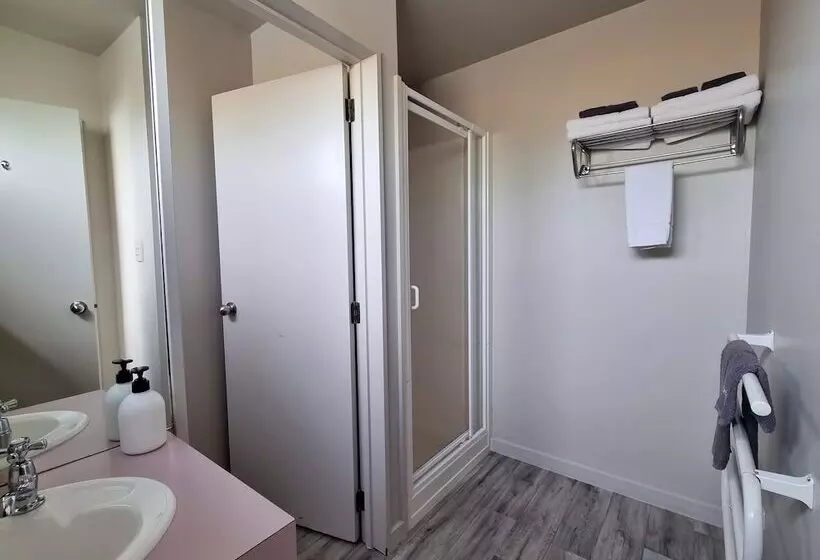 فندق على الطريق Asure Gables Motor Lodge