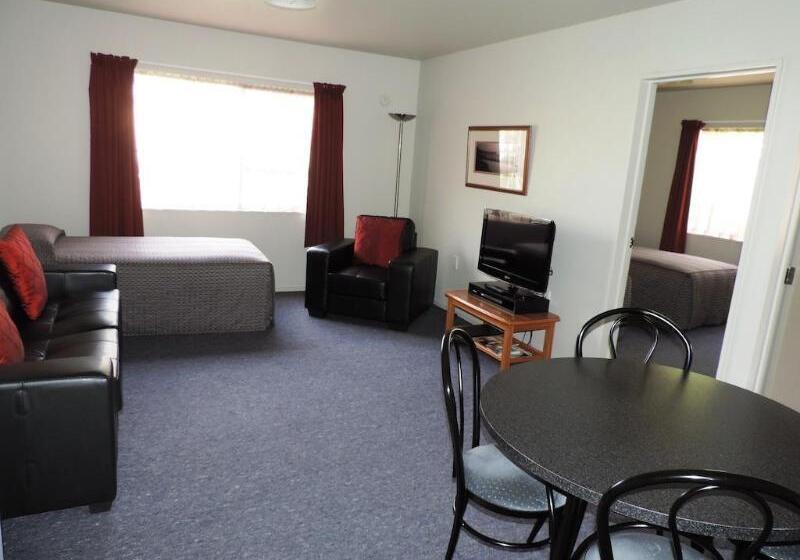 فندق على الطريق Asure Gables Motor Lodge