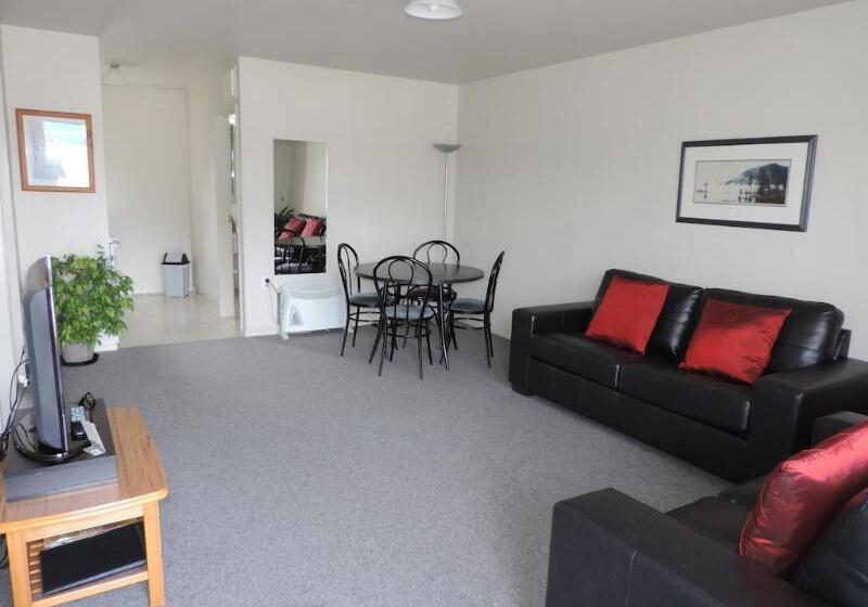 فندق على الطريق Asure Gables Motor Lodge