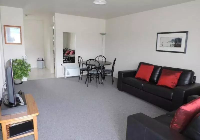 فندق على الطريق Asure Gables Motor Lodge