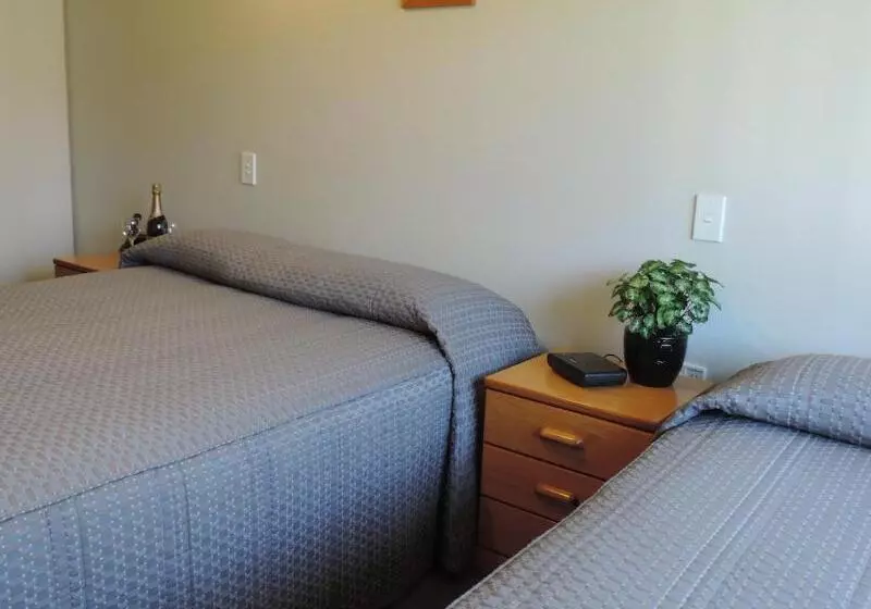 فندق على الطريق Asure Gables Motor Lodge