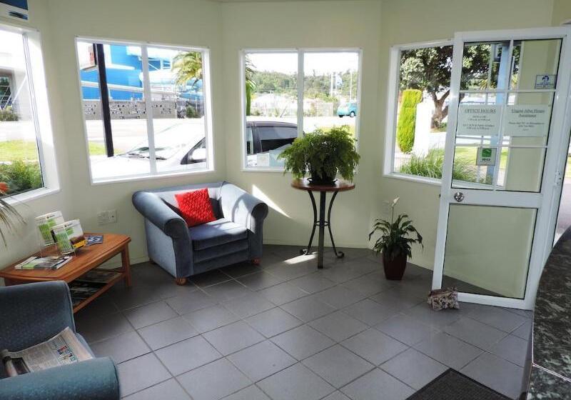 فندق على الطريق Asure Gables Motor Lodge