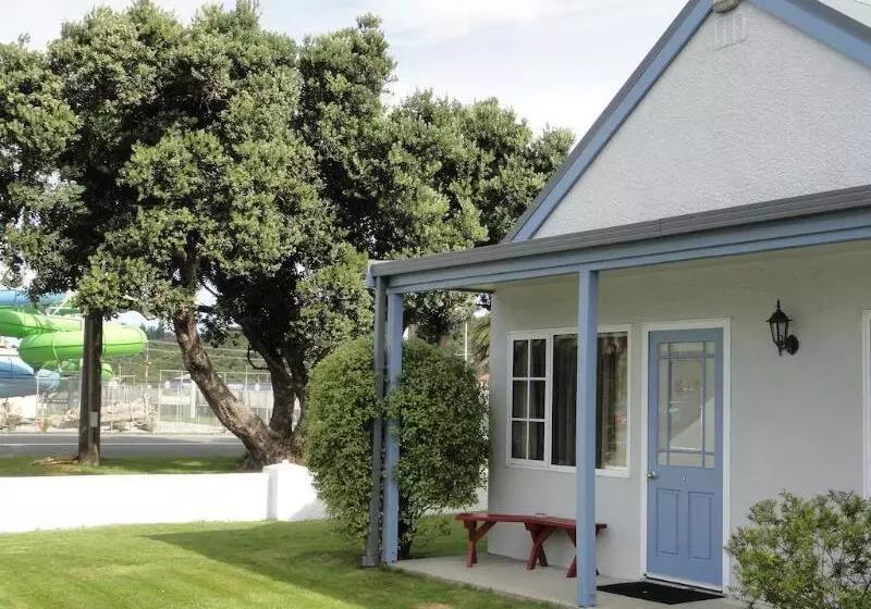 فندق على الطريق Asure Gables Motor Lodge