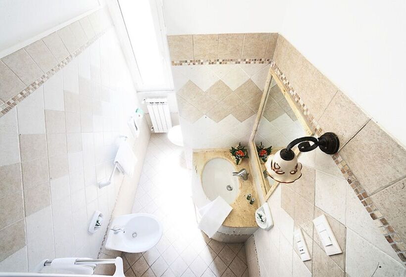 بنسيون Casa Yvorio