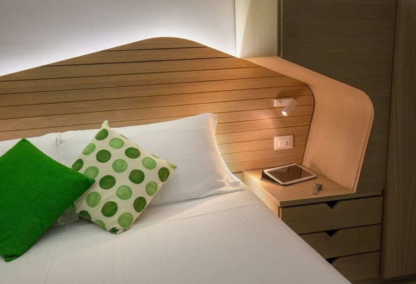 بنسيون Casa Yvorio