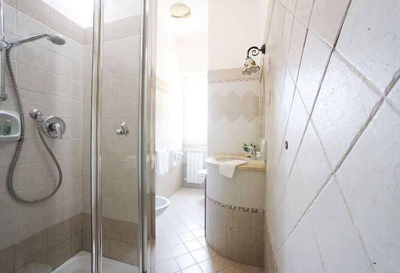 بنسيون Casa Yvorio