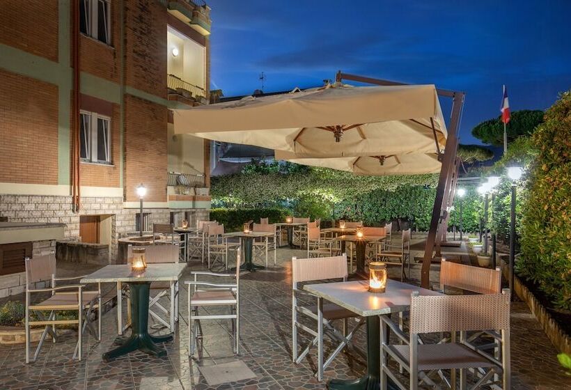 بنسيون Casa Yvorio