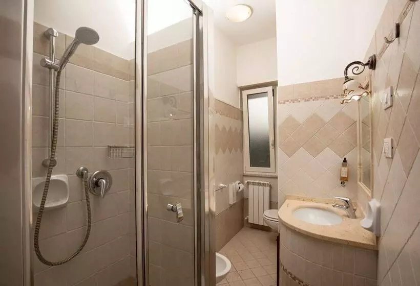 بنسيون Casa Yvorio