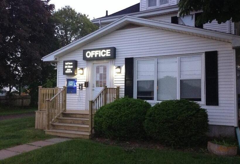 Royalty Maples Cottages And Motel
