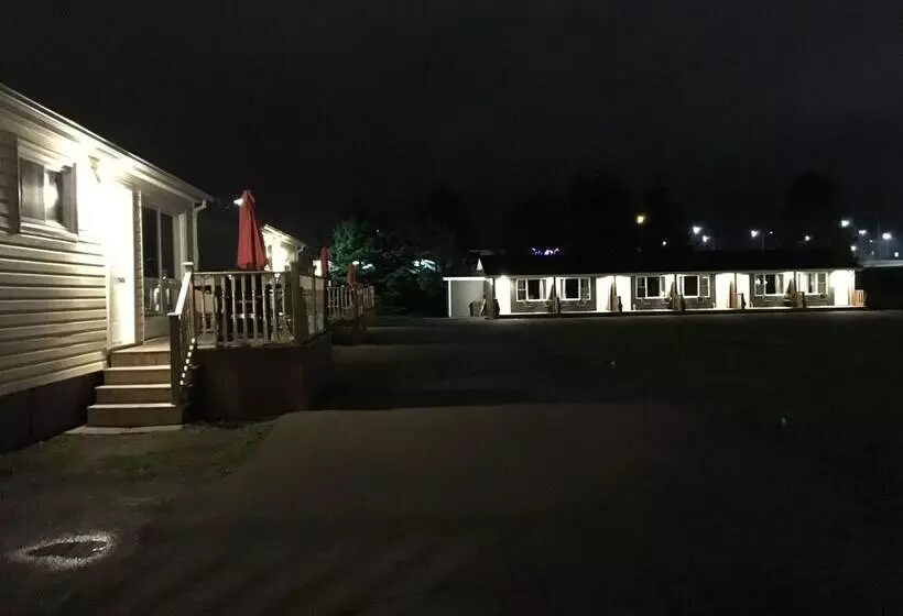 Royalty Maples Cottages And Motel