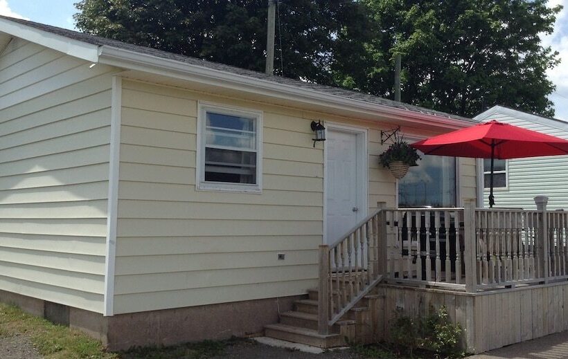 Royalty Maples Cottages And Motel