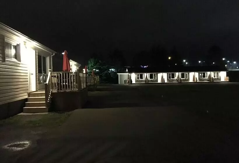 Royalty Maples Cottages And Motel