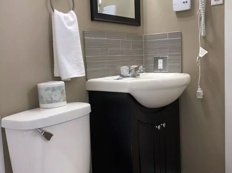 Royalty Maples Cottages And Motel