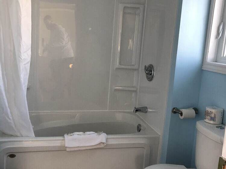 Royalty Maples Cottages And Motel