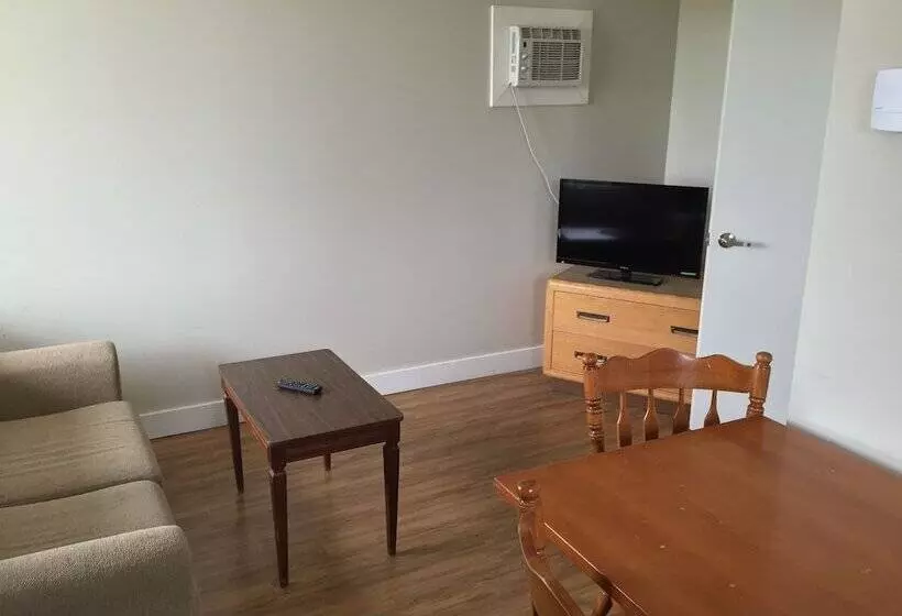 Royalty Maples Cottages And Motel