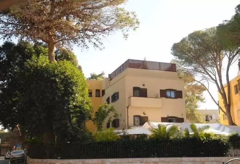 Villa Carmel Boutique