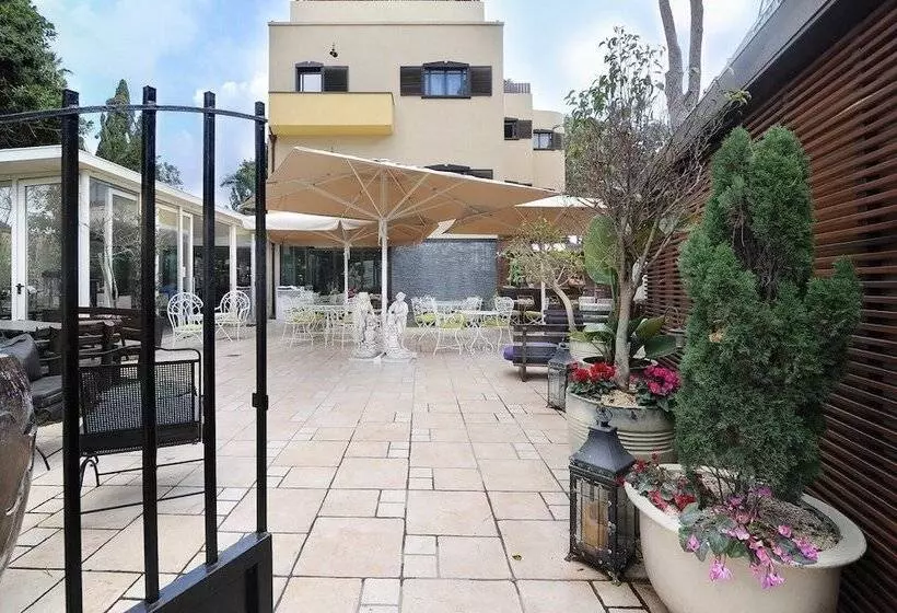 Villa Carmel Boutique