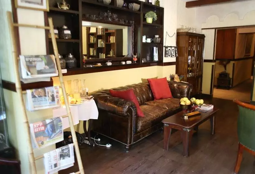 Villa Carmel Boutique