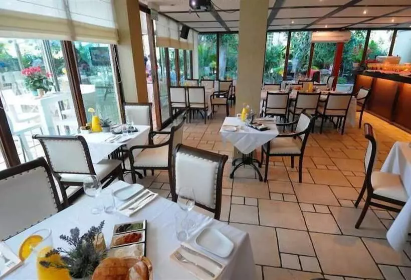 Villa Carmel Boutique