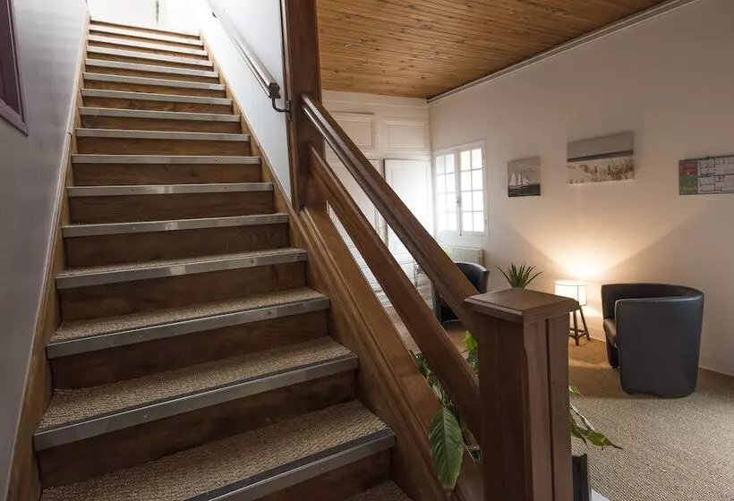 Hotelli Hôtel Restaurant La Belle Epoque