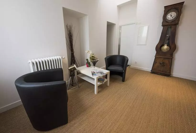 Hotelli Hôtel Restaurant La Belle Epoque