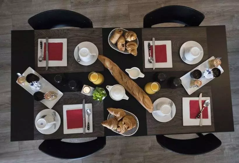 Hotelli Hôtel Restaurant La Belle Epoque