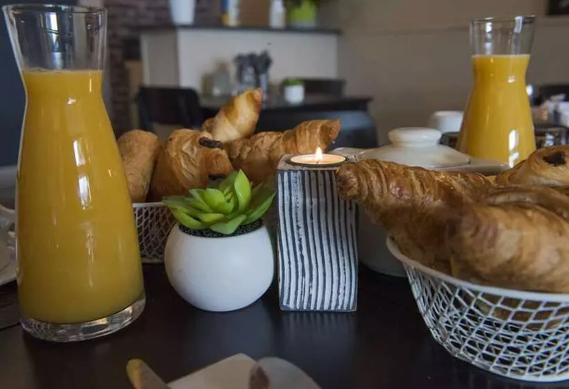 Hotelli Hôtel Restaurant La Belle Epoque